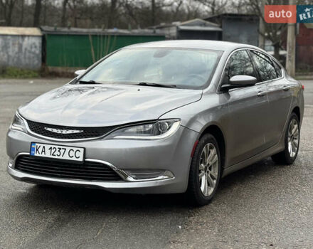 Серый Крайслер 200, объемом двигателя 2.36 л и пробегом 278 тыс. км за 6900 $, фото 1 на Automoto.ua