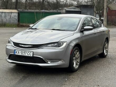 Серый Крайслер 200, объемом двигателя 2.4 л и пробегом 250 тыс. км за 6900 $, фото 1 на Automoto.ua