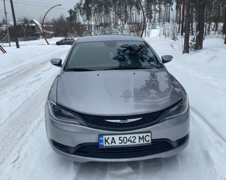 Серый Крайслер 200, объемом двигателя 2.36 л и пробегом 206 тыс. км за 9200 $, фото 1 на Automoto.ua