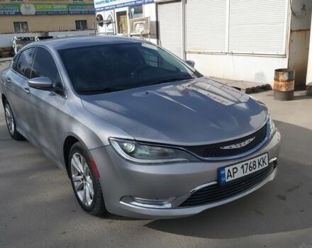 Серый Крайслер 200, объемом двигателя 2.4 л и пробегом 250 тыс. км за 8052 $, фото 1 на Automoto.ua