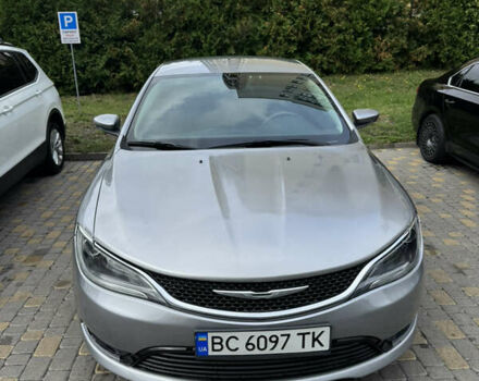 Сірий Крайслер 200, об'ємом двигуна 2.36 л та пробігом 263 тис. км за 10000 $, фото 1 на Automoto.ua