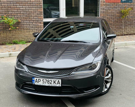 Крайслер 200 2015 у Києві на Automoto.ua Сірий Крайслер 200, об'ємом двигуна 2.36 л та пробігом 111 тис. км за 10500 $, фото 1 на Automoto.ua