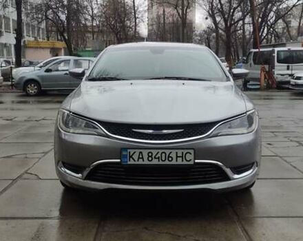 Серый Крайслер 200, объемом двигателя 2.4 л и пробегом 250 тыс. км за 9800 $, фото 1 на Automoto.ua