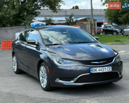 Серый Крайслер 200, объемом двигателя 2.36 л и пробегом 187 тыс. км за 8500 $, фото 1 на Automoto.ua