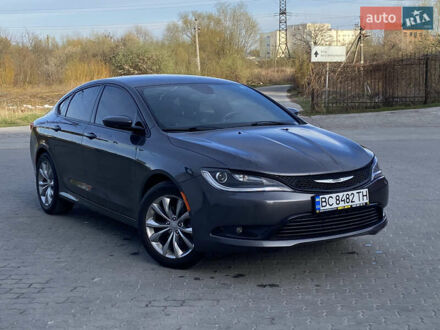 Крайслер 200 2015 у Львові на Automoto.ua Сірий Крайслер 200, об'ємом двигуна 2.4 л та пробігом 182 тис. км за 9000 $, фото 1 на Automoto.ua