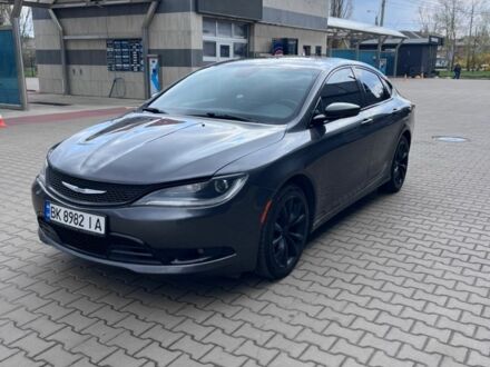 Серый Крайслер 200, объемом двигателя 2.36 л и пробегом 261 тыс. км за 7500 $, фото 1 на Automoto.ua