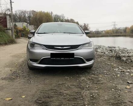 Сірий Крайслер 200, об'ємом двигуна 2.36 л та пробігом 261 тис. км за 8600 $, фото 1 на Automoto.ua