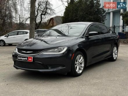 Серый Крайслер 200, объемом двигателя 2.4 л и пробегом 188 тыс. км за 10240 $, фото 1 на Automoto.ua