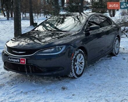 Серый Крайслер 200, объемом двигателя 2.4 л и пробегом 188 тыс. км за 10490 $, фото 1 на Automoto.ua