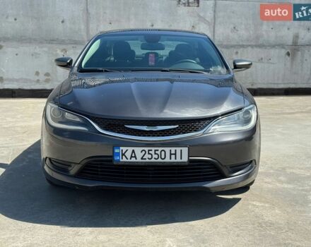 Серый Крайслер 200, объемом двигателя 2.36 л и пробегом 276 тыс. км за 8200 $, фото 1 на Automoto.ua