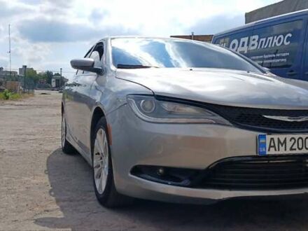 Серый Крайслер 200, объемом двигателя 2.36 л и пробегом 65 тыс. км за 11000 $, фото 1 на Automoto.ua