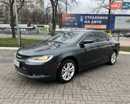 Серый Крайслер 200, объемом двигателя 2.36 л и пробегом 200 тыс. км за 10900 $, фото 1 на Automoto.ua