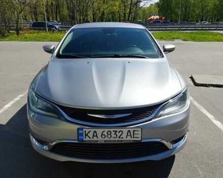 Серый Крайслер 200, объемом двигателя 2.36 л и пробегом 157 тыс. км за 9900 $, фото 1 на Automoto.ua
