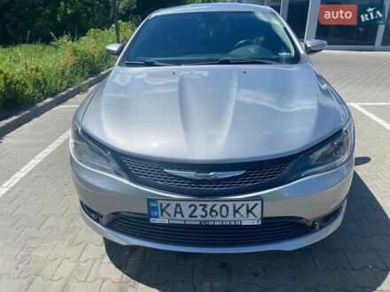 Серый Крайслер 200, объемом двигателя 2.36 л и пробегом 134 тыс. км за 10300 $, фото 1 на Automoto.ua