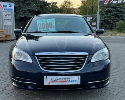 Синий Крайслер 200, объемом двигателя 0 л и пробегом 154 тыс. км за 7200 $, фото 1 на Automoto.ua