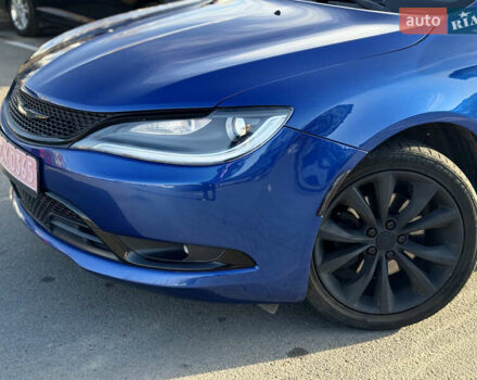 Синий Крайслер 200, объемом двигателя 2.4 л и пробегом 145 тыс. км за 10250 $, фото 5 на Automoto.ua