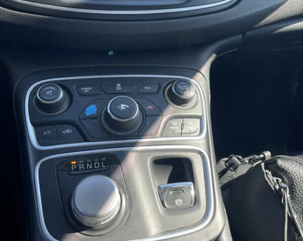 Крайслер 200 2015 в Одессе на Automoto.ua Синий Крайслер 200, объемом двигателя 2.36 л и пробегом 111 тыс. км за 11500 $, фото 6 на Automoto.ua