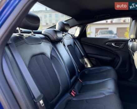 Синий Крайслер 200, объемом двигателя 2.4 л и пробегом 145 тыс. км за 10250 $, фото 20 на Automoto.ua