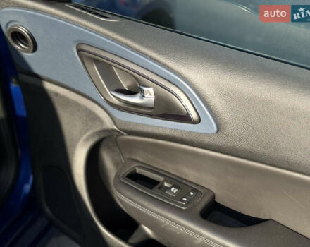 Синий Крайслер 200, объемом двигателя 2.4 л и пробегом 145 тыс. км за 10250 $, фото 18 на Automoto.ua