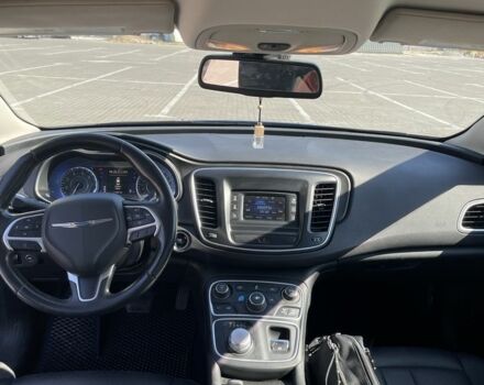 Синий Крайслер 200, объемом двигателя 2.4 л и пробегом 111 тыс. км за 11500 $, фото 7 на Automoto.ua