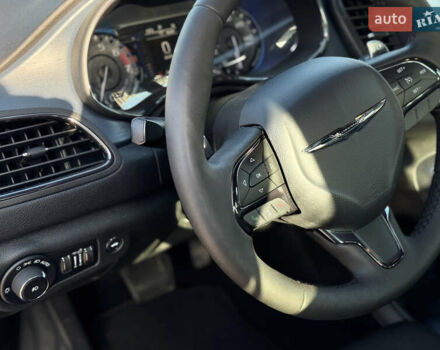 Синий Крайслер 200, объемом двигателя 2.4 л и пробегом 145 тыс. км за 10250 $, фото 9 на Automoto.ua