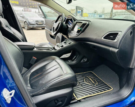 Синий Крайслер 200, объемом двигателя 2.36 л и пробегом 202 тыс. км за 10200 $, фото 21 на Automoto.ua