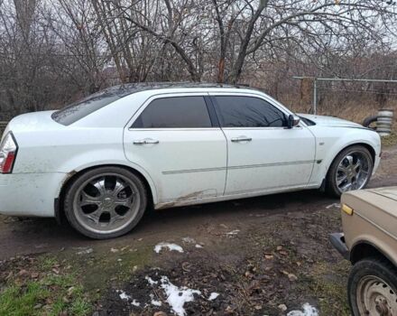 Белый Крайслер 300C, объемом двигателя 2.7 л и пробегом 2 тыс. км за 8500 $, фото 8 на Automoto.ua