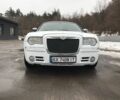 Белый Крайслер 300C, объемом двигателя 0.57 л и пробегом 150 тыс. км за 10500 $, фото 3 на Automoto.ua