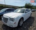 Белый Крайслер 300C, объемом двигателя 2.7 л и пробегом 245 тыс. км за 4500 $, фото 1 на Automoto.ua