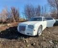Белый Крайслер 300C, объемом двигателя 2.7 л и пробегом 198 тыс. км за 3567 $, фото 1 на Automoto.ua