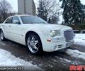 Білий Крайслер 300C, об'ємом двигуна 2.7 л та пробігом 250 тис. км за 7500 $, фото 1 на Automoto.ua