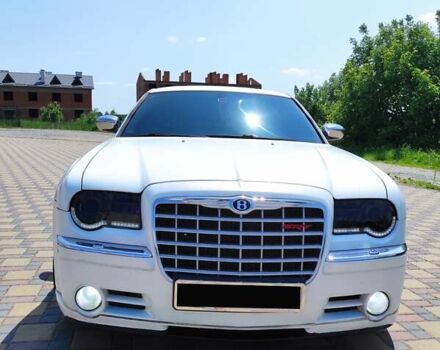 Белый Крайслер 300C, объемом двигателя 2.74 л и пробегом 200 тыс. км за 7999 $, фото 20 на Automoto.ua