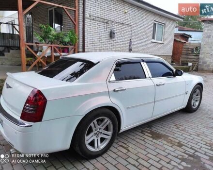 Белый Крайслер 300C, объемом двигателя 2.74 л и пробегом 200 тыс. км за 7999 $, фото 34 на Automoto.ua