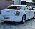 Белый Крайслер 300C, объемом двигателя 2.7 л и пробегом 120 тыс. км за 4999 $, фото 10 на Automoto.ua