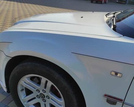 Белый Крайслер 300C, объемом двигателя 2.74 л и пробегом 200 тыс. км за 7999 $, фото 46 на Automoto.ua