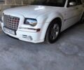 Белый Крайслер 300C, объемом двигателя 2.74 л и пробегом 200 тыс. км за 7999 $, фото 5 на Automoto.ua