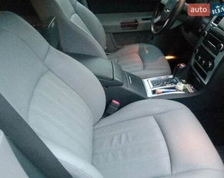 Крайслер 300C 2005 в Николаеве на Automoto.ua Белый Крайслер 300C, объемом двигателя 2.7 л и пробегом 158 тыс. км за 11000 $, фото 23 на Automoto.ua