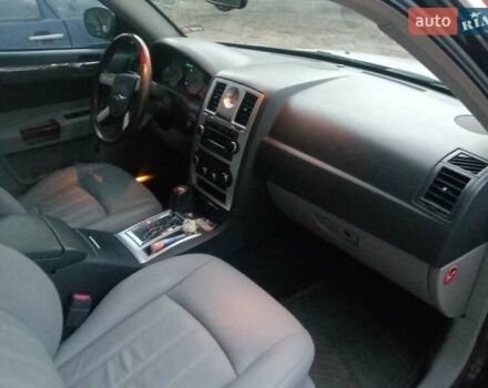 Крайслер 300C 2005 в Николаеве на Automoto.ua Белый Крайслер 300C, объемом двигателя 2.7 л и пробегом 158 тыс. км за 11000 $, фото 5 на Automoto.ua