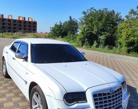Белый Крайслер 300C, объемом двигателя 2.74 л и пробегом 200 тыс. км за 7999 $, фото 41 на Automoto.ua