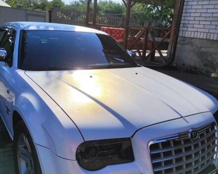 Белый Крайслер 300C, объемом двигателя 2.74 л и пробегом 200 тыс. км за 7999 $, фото 36 на Automoto.ua