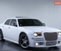 Белый Крайслер 300C, объемом двигателя 5.7 л и пробегом 250 тыс. км за 10900 $, фото 1 на Automoto.ua