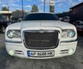 Белый Крайслер 300C, объемом двигателя 2.7 л и пробегом 120 тыс. км за 4999 $, фото 4 на Automoto.ua