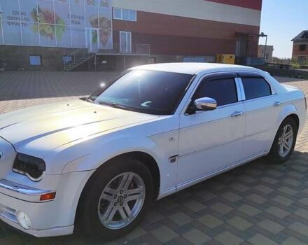 Белый Крайслер 300C, объемом двигателя 2.74 л и пробегом 200 тыс. км за 7999 $, фото 38 на Automoto.ua