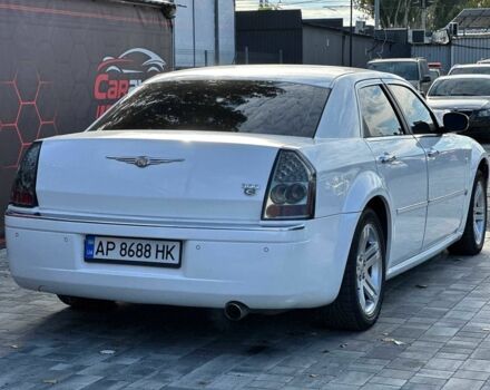 Белый Крайслер 300C, объемом двигателя 2.7 л и пробегом 120 тыс. км за 4999 $, фото 11 на Automoto.ua