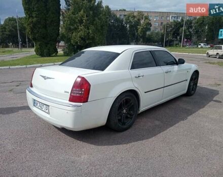 Білий Крайслер 300C, об'ємом двигуна 2.7 л та пробігом 266 тис. км за 5499 $, фото 8 на Automoto.ua