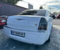 Белый Крайслер 300C, объемом двигателя 2.7 л и пробегом 120 тыс. км за 4999 $, фото 7 на Automoto.ua