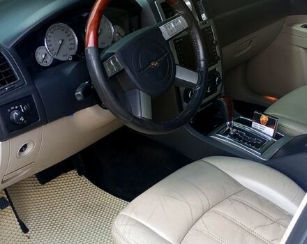 Белый Крайслер 300C, объемом двигателя 2.7 л и пробегом 120 тыс. км за 7500 $, фото 3 на Automoto.ua
