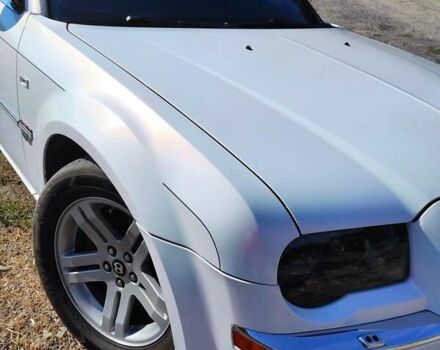 Белый Крайслер 300C, объемом двигателя 2.74 л и пробегом 200 тыс. км за 7999 $, фото 35 на Automoto.ua