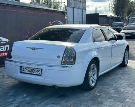 Белый Крайслер 300C, объемом двигателя 2.7 л и пробегом 120 тыс. км за 4999 $, фото 8 на Automoto.ua