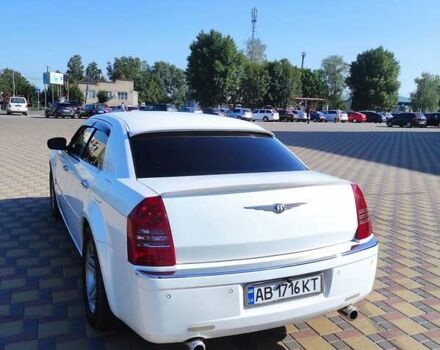 Белый Крайслер 300C, объемом двигателя 2.74 л и пробегом 200 тыс. км за 7999 $, фото 43 на Automoto.ua